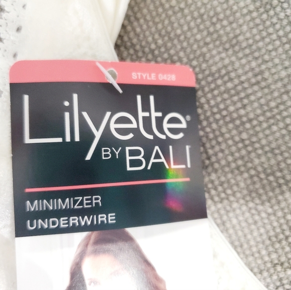 Bali underwire minimizer bra. 38D. NWT - Picture 4 of 4